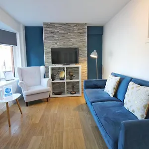 Anjore House - Modern Serviced In Apartment