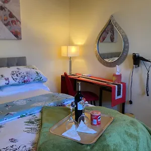 Mountroyal Victorian Self Catering 3 Apartment