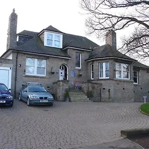 Sandilands House 3* Edinburgh